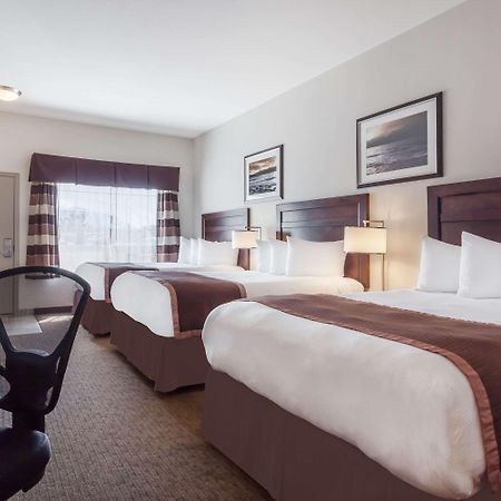 Ramada By Wyndham Creston Hotel Luaran gambar