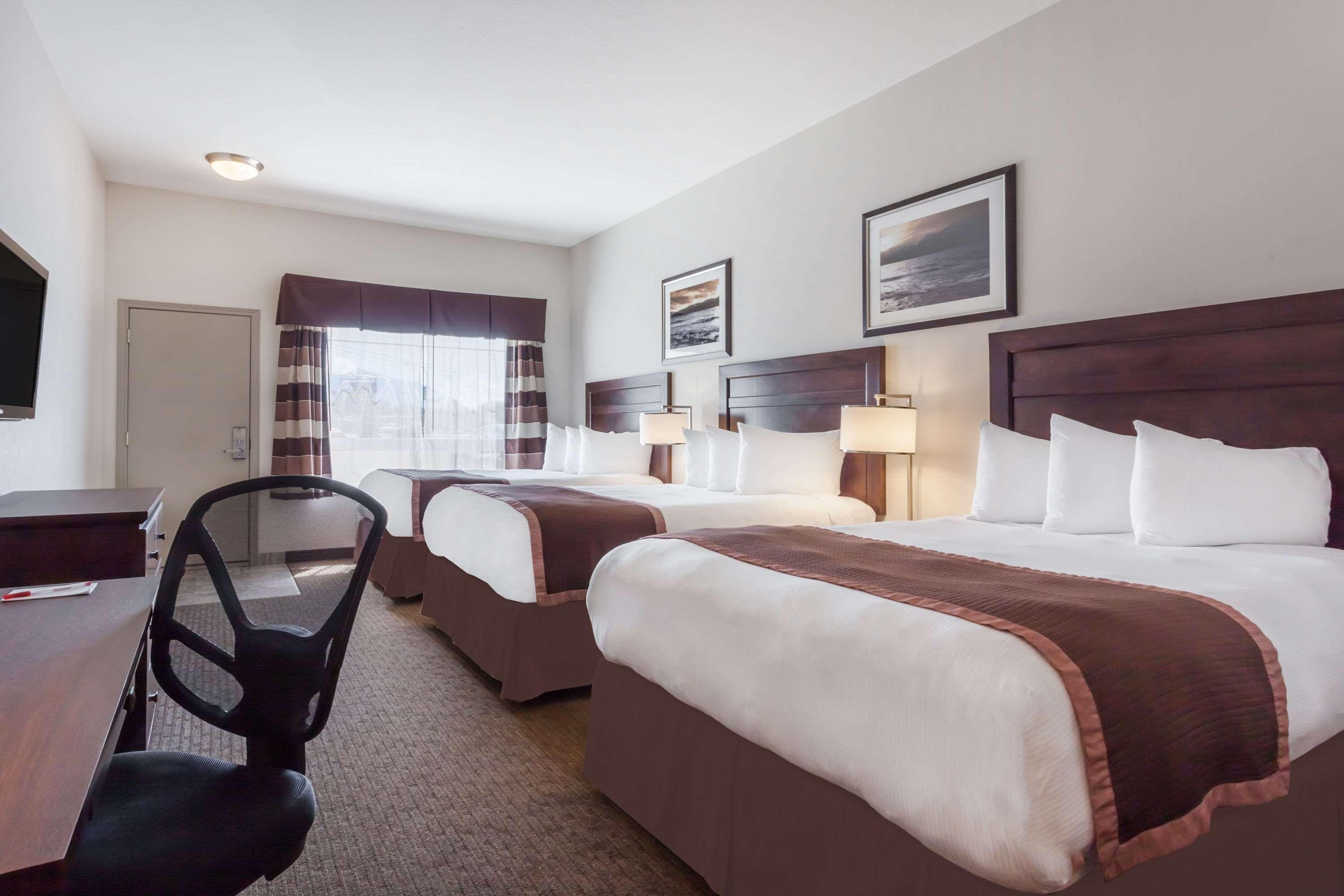 Ramada By Wyndham Creston Hotel Luaran gambar