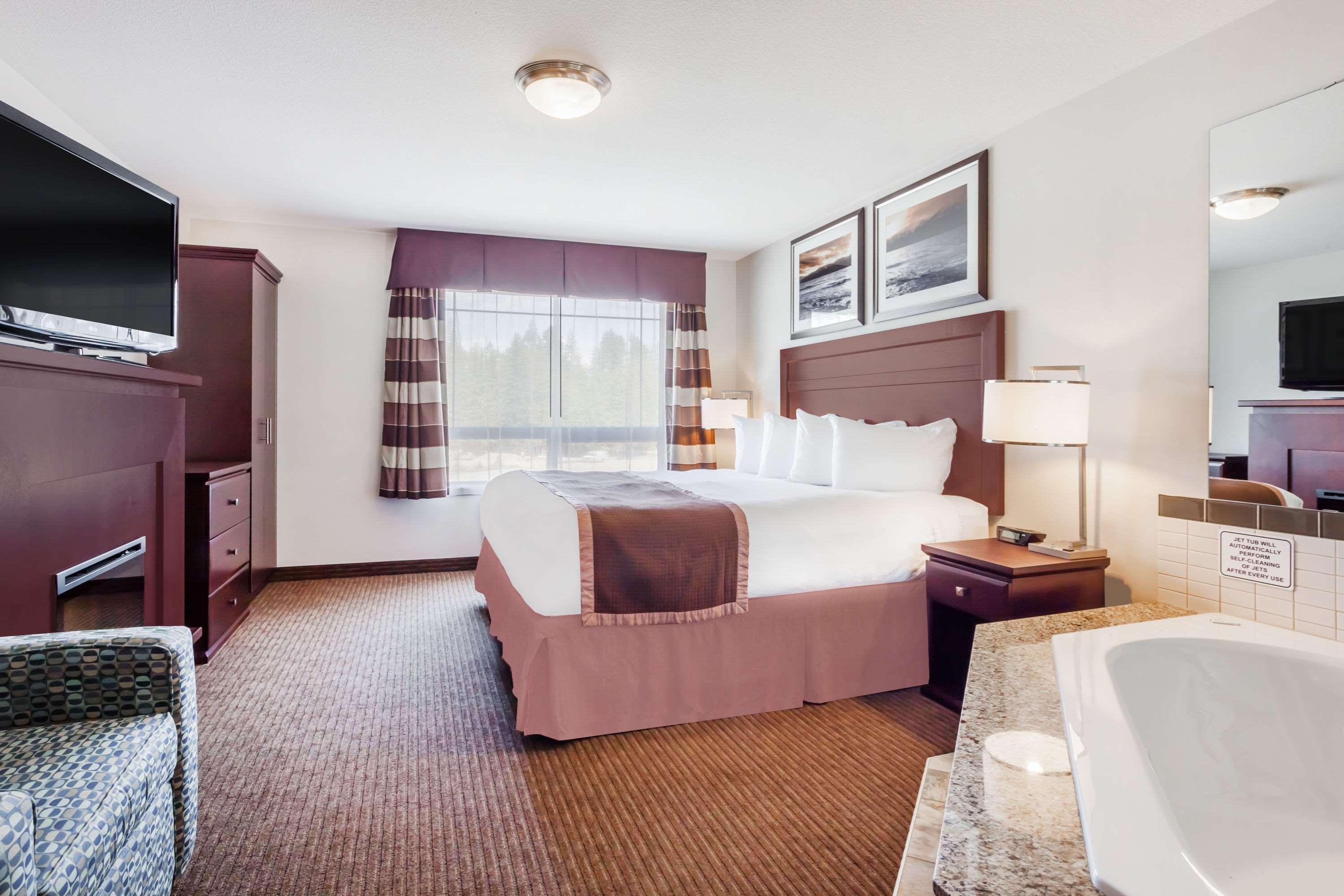Ramada By Wyndham Creston Hotel Luaran gambar