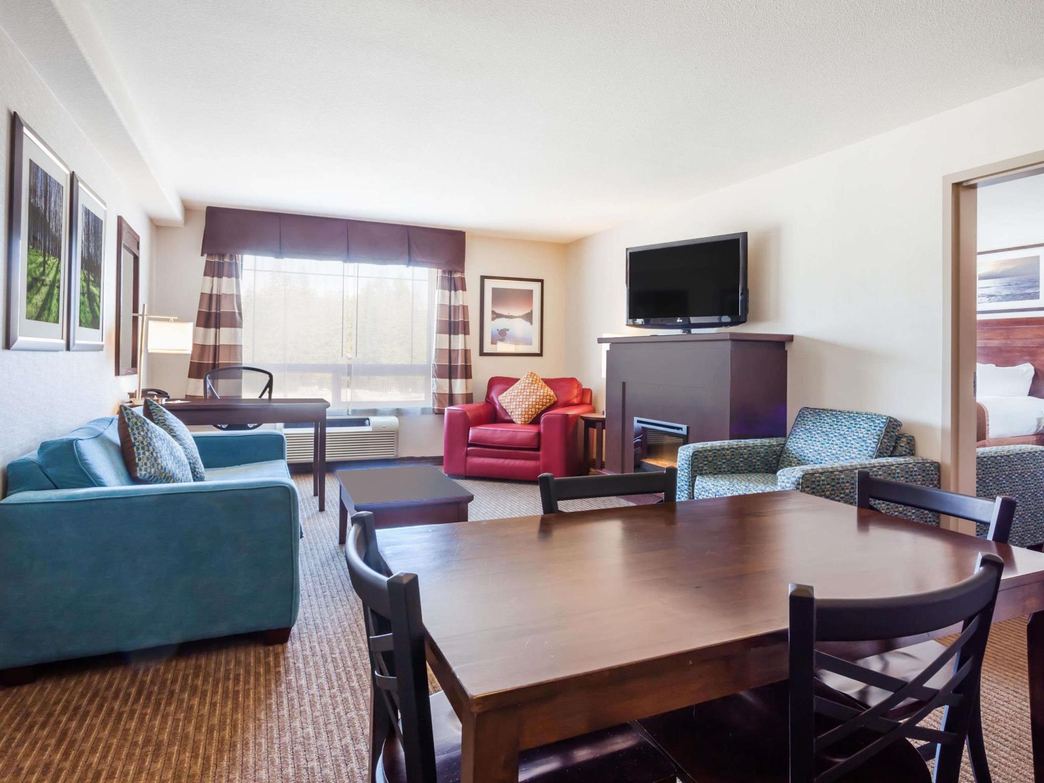 Ramada By Wyndham Creston Hotel Luaran gambar