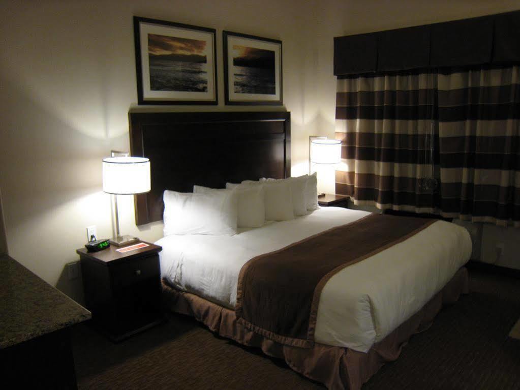 Ramada By Wyndham Creston Hotel Luaran gambar